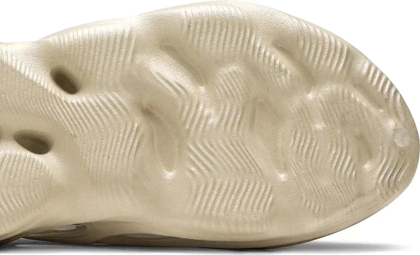 adidas Yeezy Foam RNNR 