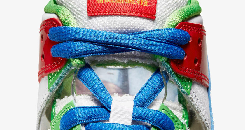 Nike SB Dunk Low Sandy Sneakers - Genuineauthenticbrand
